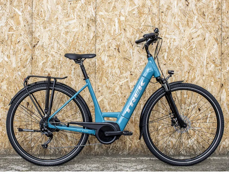 Trek Verve+ 3 Lowstep 400Wh Electric Hybrid Bike in Blue-9